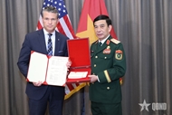 General Phan Van Giang holds bilateral meetings with U.S., Australian, Japanese and Philippine defense leaders